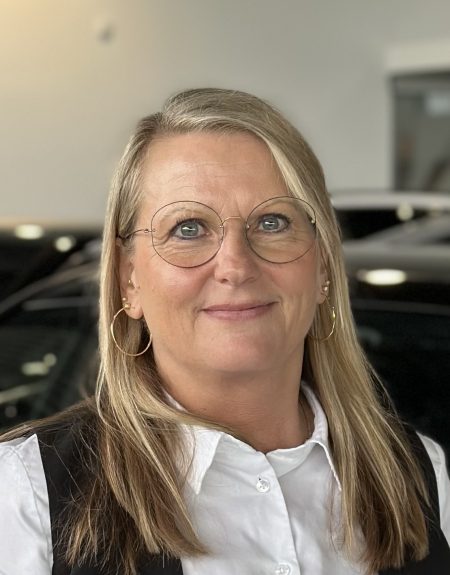 Liselotte Lunding Dall, Beka Auto